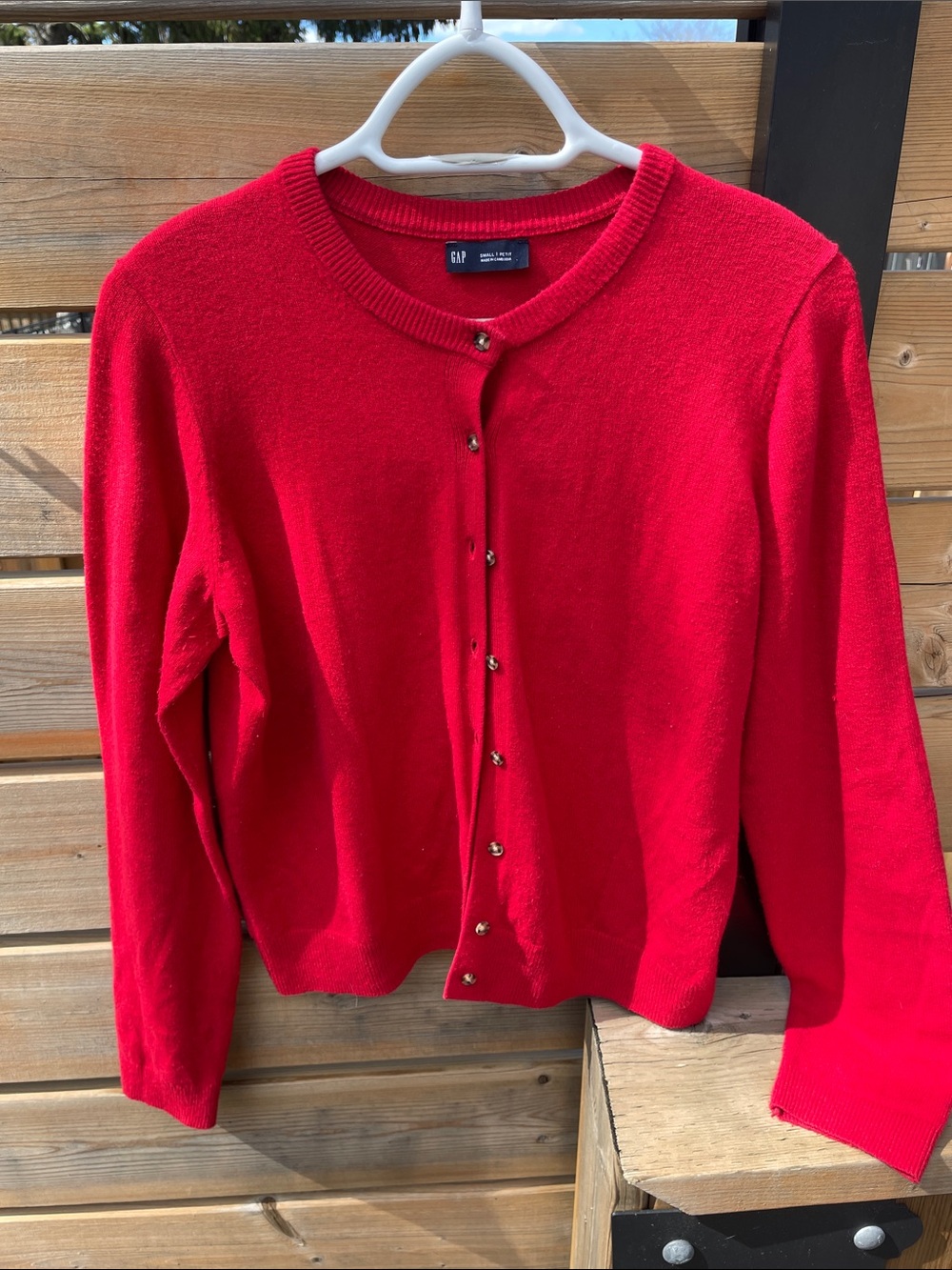 ⚡️5/$25-GAP Bright Red Button-Up Crewneck Cardigan